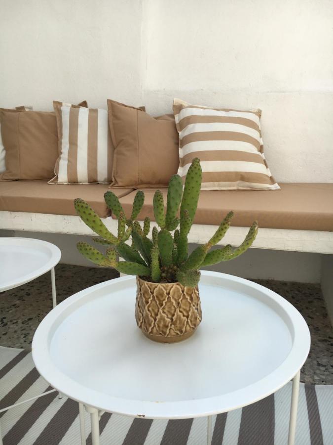 Appartamento Cozy House With Backyard At Iraklio Attikis Atene Esterno foto